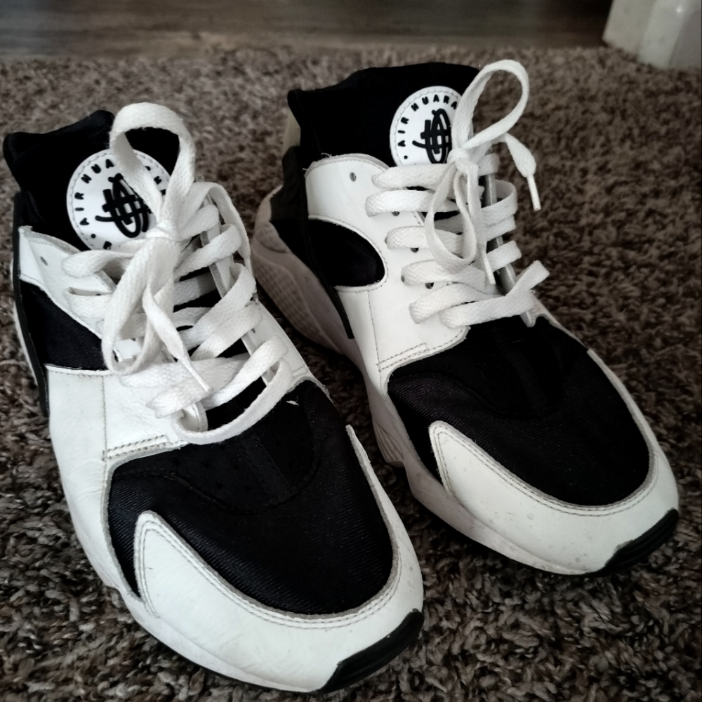 Nike Huarache men's size 10